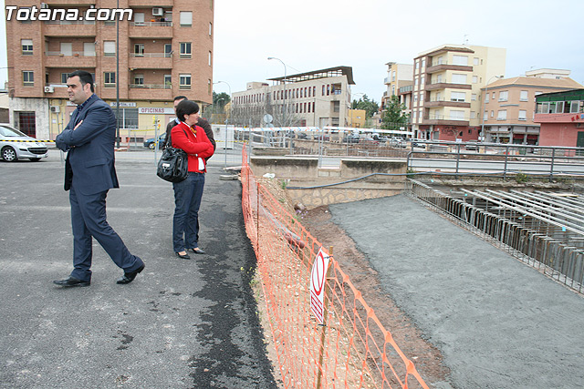 Autoridades municipales visitan las obras de la redonda de “La Kabuki”, en la Avenida Juan Carlos I - 12