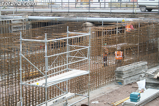 Autoridades municipales visitan las obras de la redonda de “La Kabuki”, en la Avenida Juan Carlos I - 17