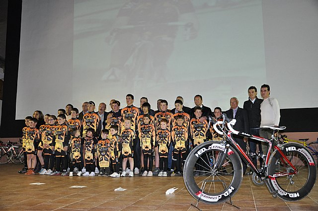 El ciclista muleño Luis León Sánchez preside la presentación de la Escuela de Ciclismo Sun&Racing Mula - 2, Foto 2