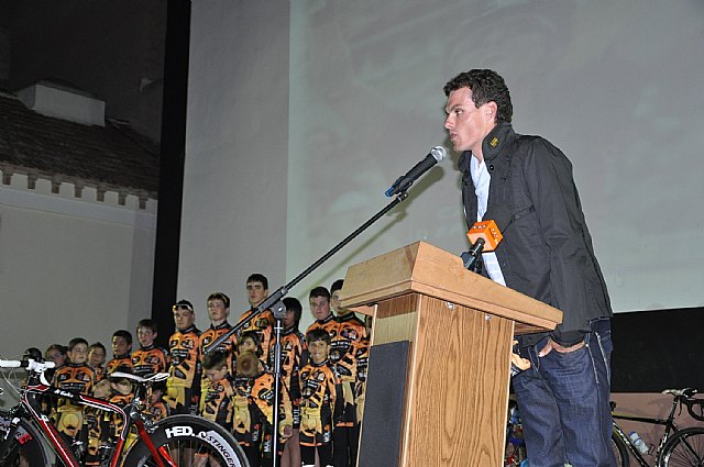 El ciclista muleño Luis León Sánchez preside la presentación de la Escuela de Ciclismo Sun&Racing Mula - 3, Foto 3