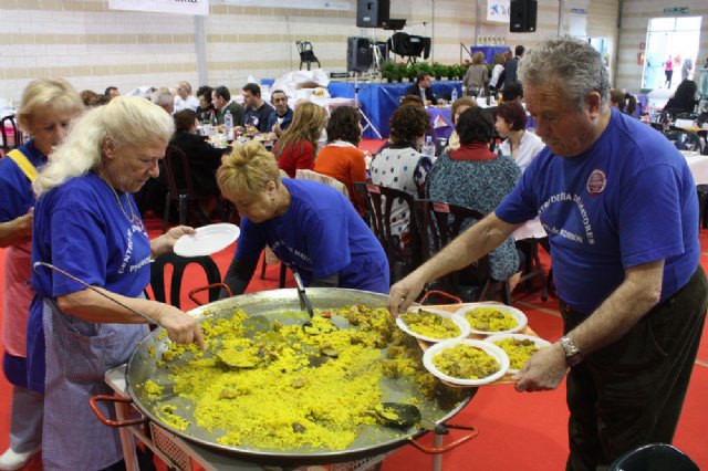 Mil personas llenan el Polideportivo de Roldan en la XXVI Jornada de convivencia de Mayores - 3, Foto 3