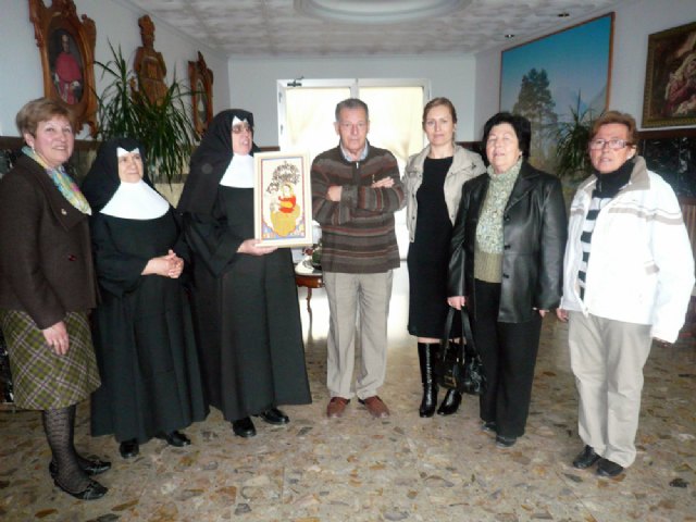 El Ayuntamiento dona un cuadro de la Patrona al Hogar de Ancianos de Caravaca - 1, Foto 1