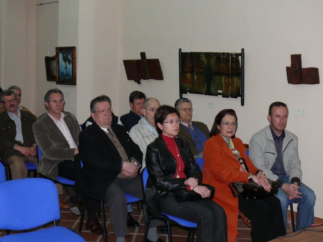 Alrededor de cien botellas componen una exposición organizada por el Instituto de la Cultura del Vino - 2, Foto 2