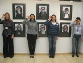 Las empleadas de la Biblioteca del Carmen protagonizan una exposición de fotografía para conmemorar el Día del Libro