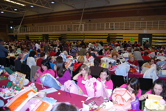 Más de mil mujeres muestran sus habilidades artesanales en el Pabellón de Deportes de Fuente Álamo - 2, Foto 2