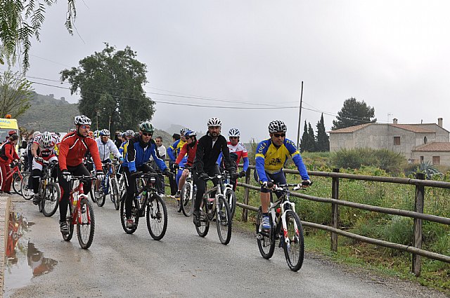 Cerca de 50 personas participan en la Ruta en bicicleta hasta Caravaca por la Vía Verde - 1, Foto 1