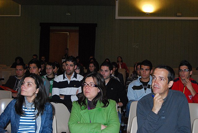 La Jornada participativa sobre el plan municipal de juventud congregó a medio centenar de representantes de colectivos juveniles de la localidad, Foto 3