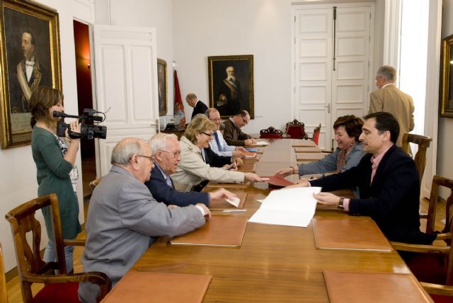 Cuatro instituciones se reparten 60.000 euros en ayudas para comedores sociales - 1, Foto 1
