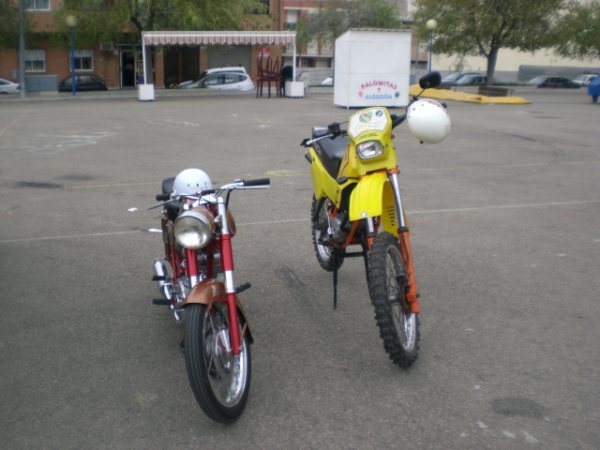 La Asociacin Vehculos Clsicos de Totana asiste a la fiesta rociera de Totana - 12