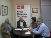 El PSOE denuncia la falta de atención de Cámara a los mayores