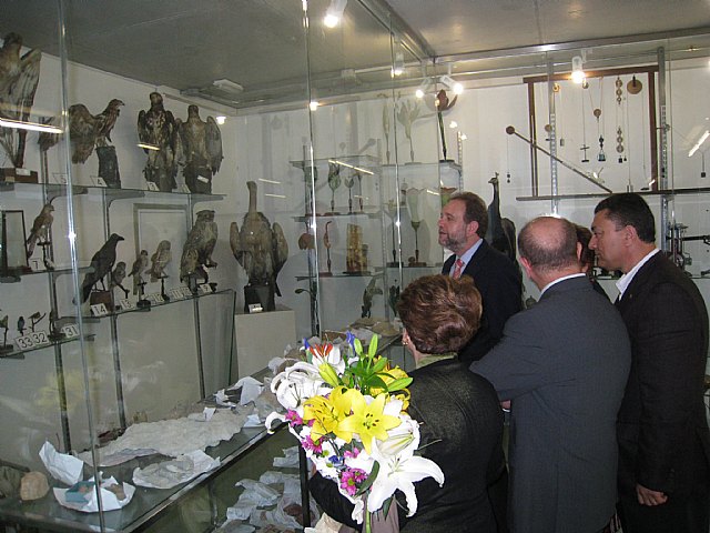 El consejero de Educación inaugura la nueva biblioteca escolar del IES El Carmen - 2, Foto 2