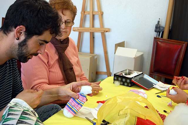 Juguetes a golpe de aguja, hilo e imaginación en Lorquí - 3, Foto 3