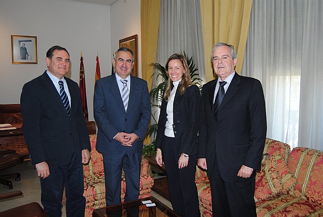 González Tovar se reunió con representantes de Naturgas - 1, Foto 1
