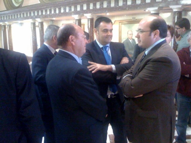 La Asamblea Regional aprueba por unanimidad la moción presentada por el Grupo Parlamentario del PP e impulsada por los alcaldes de la comarca, Foto 4