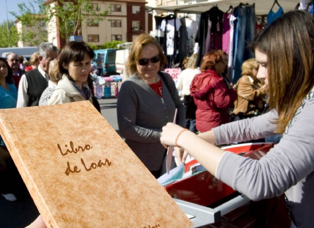 Los libros se van de mercadillo - 1, Foto 1