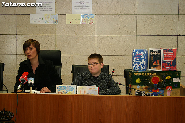 Presentan la publicacin de los libros correspondientes a los cuentos ganadores del 