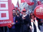 CCOO entrega al Ministerio de Educacin las firmas de docentes murcianos por la prrroga de la Jubilacin LOE