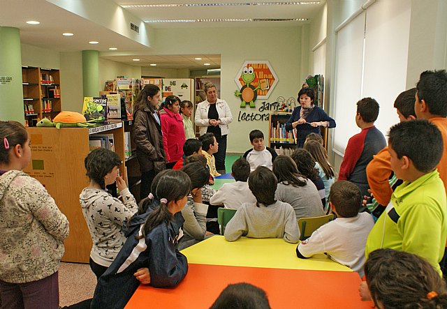 Los escolares lumbrerenses celebran el Día del Libro con la iniciativa ‘Detectives de Biblioteca’ - 1, Foto 1