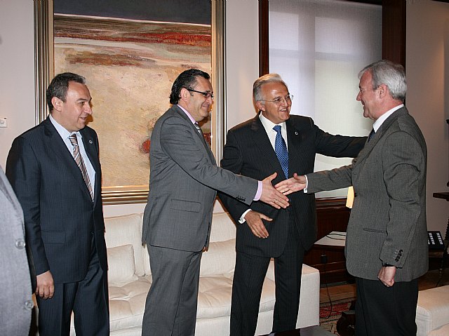 Valcárcel recibe a la Comisión Ejecutiva de la Cámara de Comercio de Lorca - 3, Foto 3