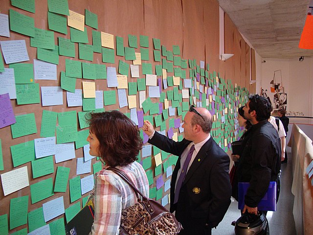 Alumnos de la Escuela de Idiomas recomiendan lecturas en otras lenguas para conmemorar el Día del Libro - 1, Foto 1