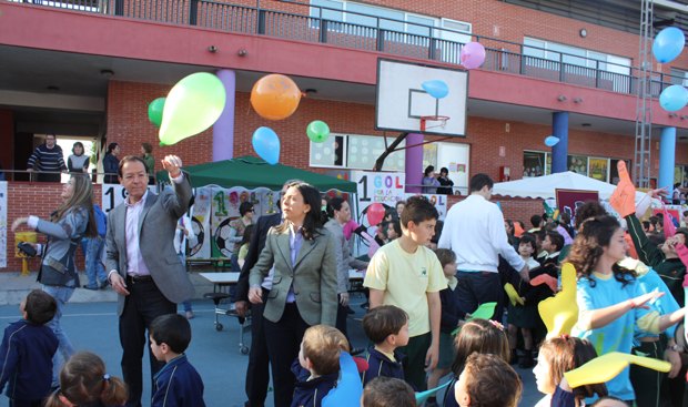 El Alcalde homenajea a Delibes en el XII Maratón de Lectura organizado por el Colegio Antonio de Nebrija con motivo del Día del Libro - 1, Foto 1
