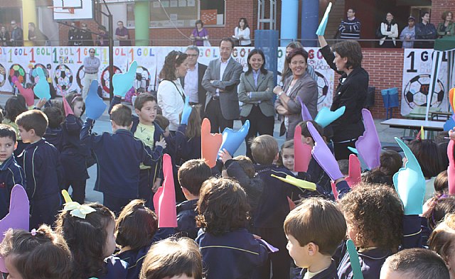 El Alcalde homenajea a Delibes en el XII Maratón de Lectura organizado por el Colegio Antonio de Nebrija con motivo del Día del Libro - 2, Foto 2