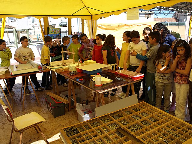 El colegio Diego Martínez y el ayuntamiento de Ceutí celebran el Día del Libro recordando a Miguel Hernández - 1, Foto 1