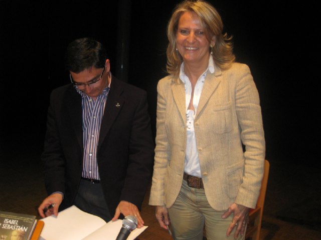 Isabel San Sebastián homenajea a los libros y a sus autores - 1, Foto 1