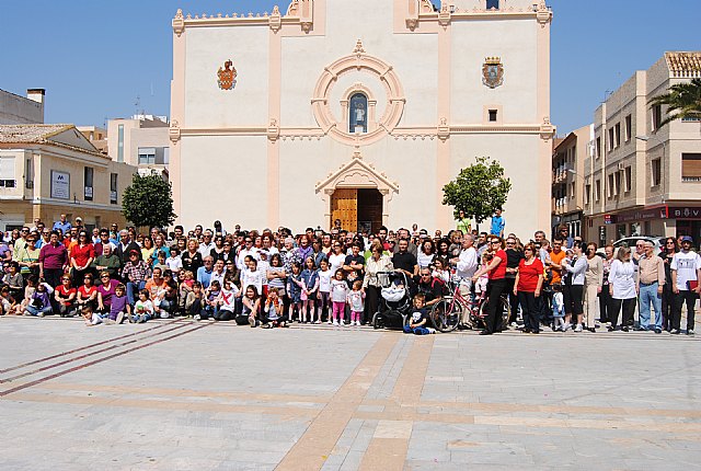 Los vecinos de San Javier se hacen una foto colectiva setenta y siete  años después - 2, Foto 2