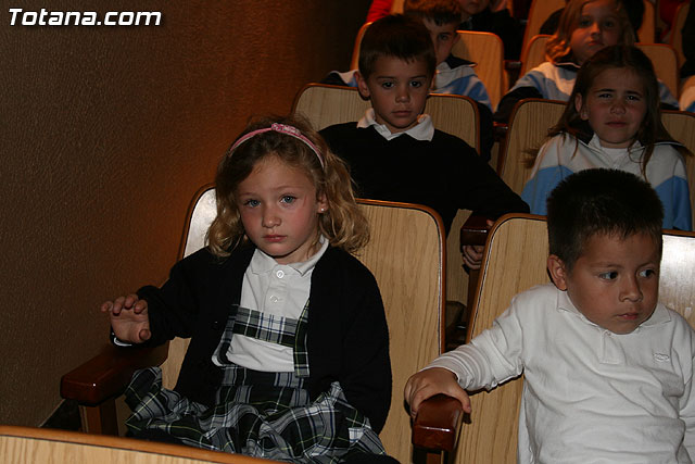 El alcalde y la concejal de Educacin inauguran la VIII Semana Cultural y Solidaria del colegio 