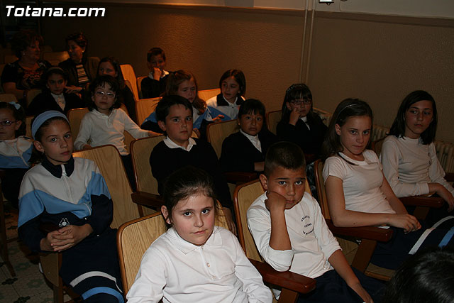 El alcalde y la concejal de Educacin inauguran la VIII Semana Cultural y Solidaria del colegio 