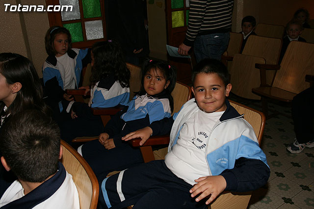 El alcalde y la concejal de Educacin inauguran la VIII Semana Cultural y Solidaria del colegio 