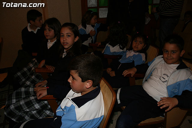 El alcalde y la concejal de Educacin inauguran la VIII Semana Cultural y Solidaria del colegio 