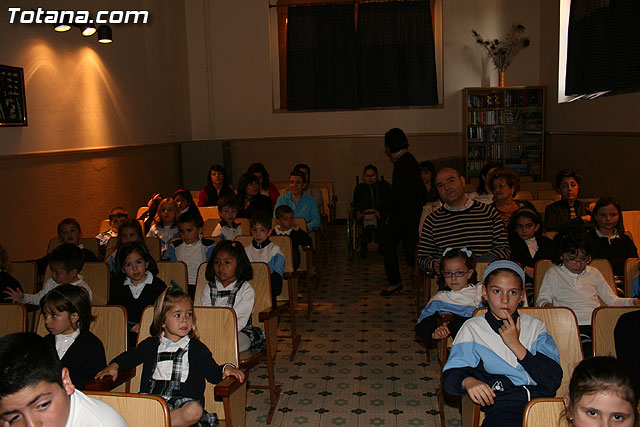 El alcalde y la concejal de Educacin inauguran la VIII Semana Cultural y Solidaria del colegio 