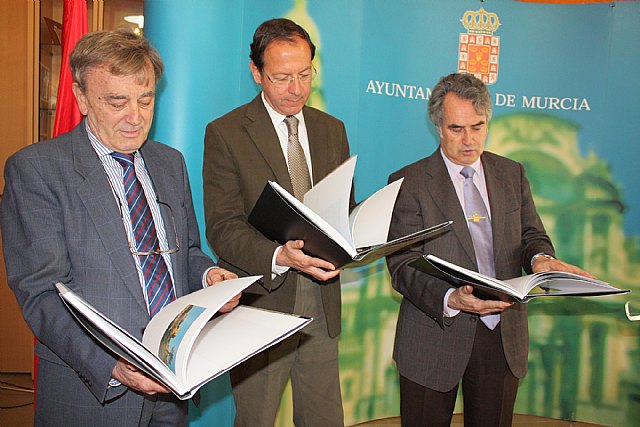 Una nueva publicación de la CAM aborda la historia de Murcia desde su fundación hasta la elaboración del discurso murciano con las autonomías - 1, Foto 1