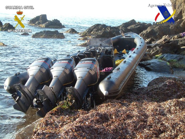 Guardia Civil y Agencia Tributaria en una operación conjunta aprehenden más de dos toneladas y media de hachís - 1, Foto 1