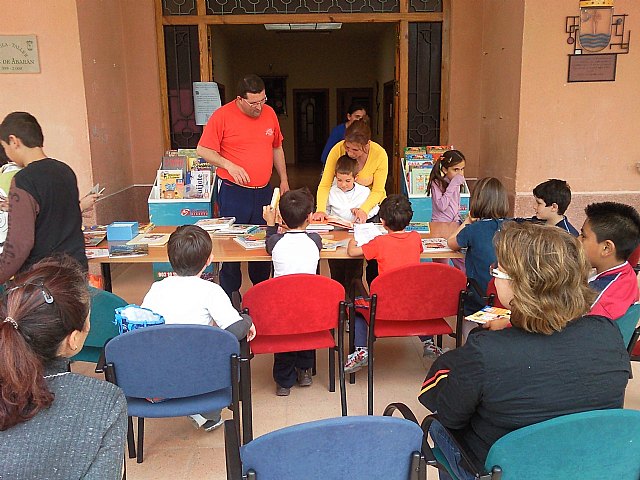 Maratón Literario en la Barriada Virgen del Oro - 2, Foto 2