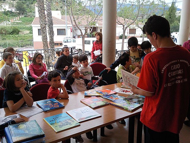 Maratón Literario en la Barriada Virgen del Oro - 3, Foto 3