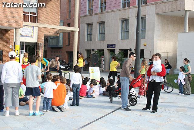La concejal de Mujer e Igualdad de Oportunidades participa en las actividades infantiles con motivo del Da del Libro - 2