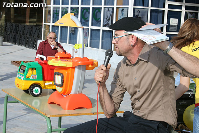 La concejal de Mujer e Igualdad de Oportunidades participa en las actividades infantiles con motivo del Da del Libro - 6