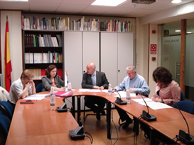 La Consejería de Universidades destina 165.612 euros para enseñanzas universitarias de personas mayores de 50 años - 1, Foto 1