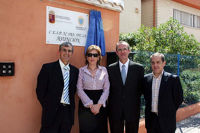 Inaugurada en el C.E.I.P. Ntra. Sra. de la Asunción de Alcantarilla la exposición de trabajos de los alumnos con motivo del Día del Libro - 2, Foto 2