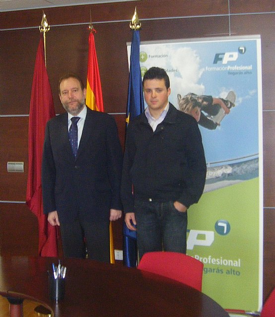 Sotoca recibe al estudiante yeclano, premio nacional de formación profesional - 1, Foto 1