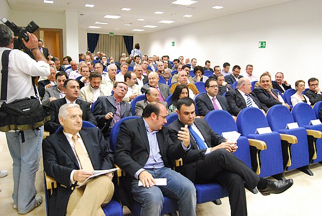 City officials attending the General Assembly of the employers CECLOR, Foto 3