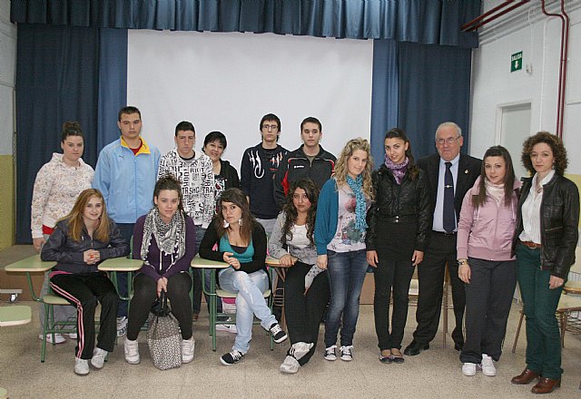 Los institutos Pérez Chirinos y Oróspeda participan en el proyecto Empresa Joven Europea - 1, Foto 1