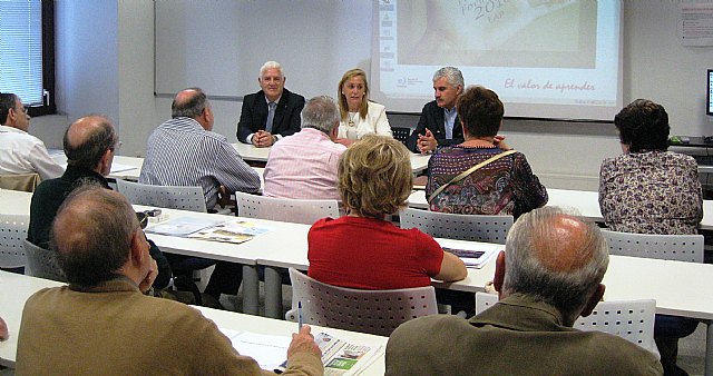 Una veintena de empleados públicos se prepararan para su jubilación - 1, Foto 1