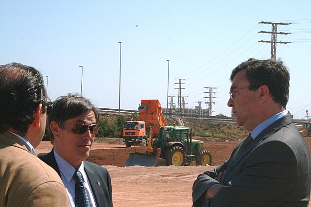 Obras Públicas invierte más de dos millones de euros en mejorar los accesos de la autovía de La Manga a las poblaciones costeras - 1, Foto 1