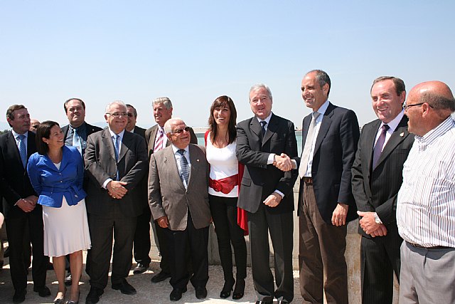 Valcárcel exige a Zapatero que asuma sus competencias en materia de agua y deje de enfrentar a las comunidades - 2, Foto 2