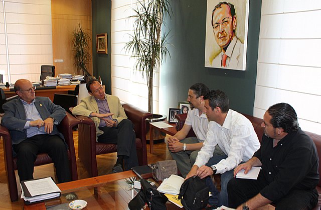 El Ayuntamiento destinó más de 24,4 millones en 3 años para abaratar el billete de autobús a los usuarios - 1, Foto 1