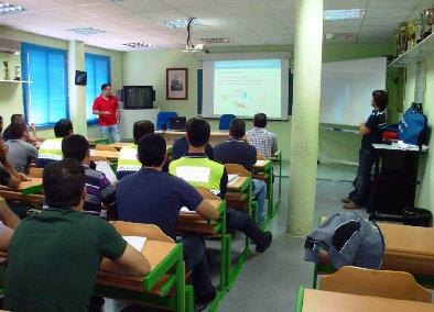 La Policía Local amplia su formación para mejorar el servicio al ciudadano - 1, Foto 1